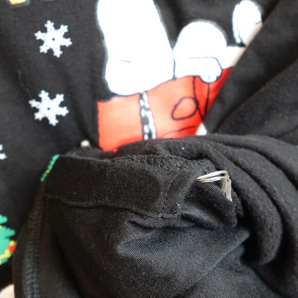 Peanuts Snoopy Christmas Graphic Sweatshirt Juniors Large 11/13 (lights up?) - Picture 7 of 13